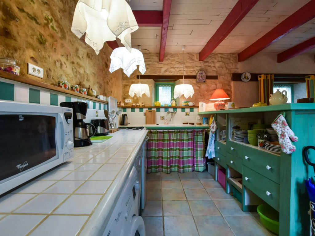 Breton Escape in Querrien