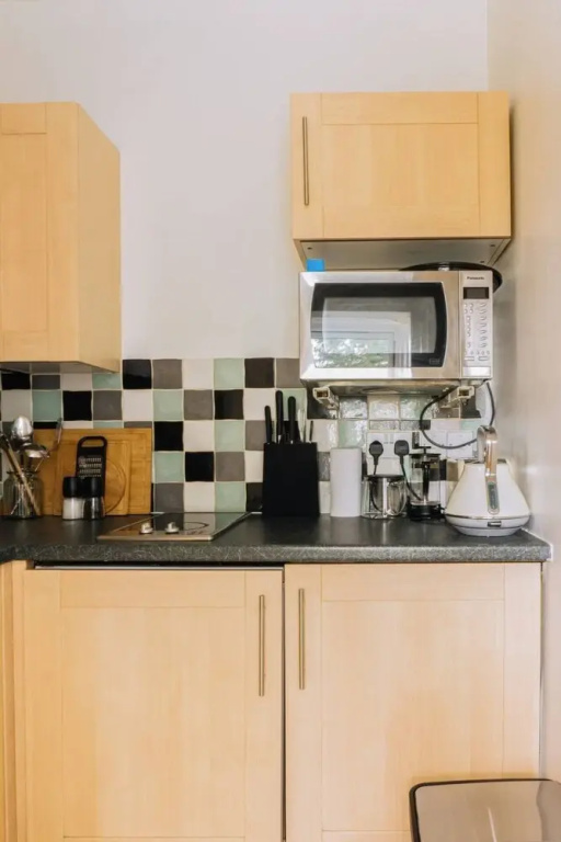 Cosy 1 Bedroom Apartment Right Beside Holyrood Park