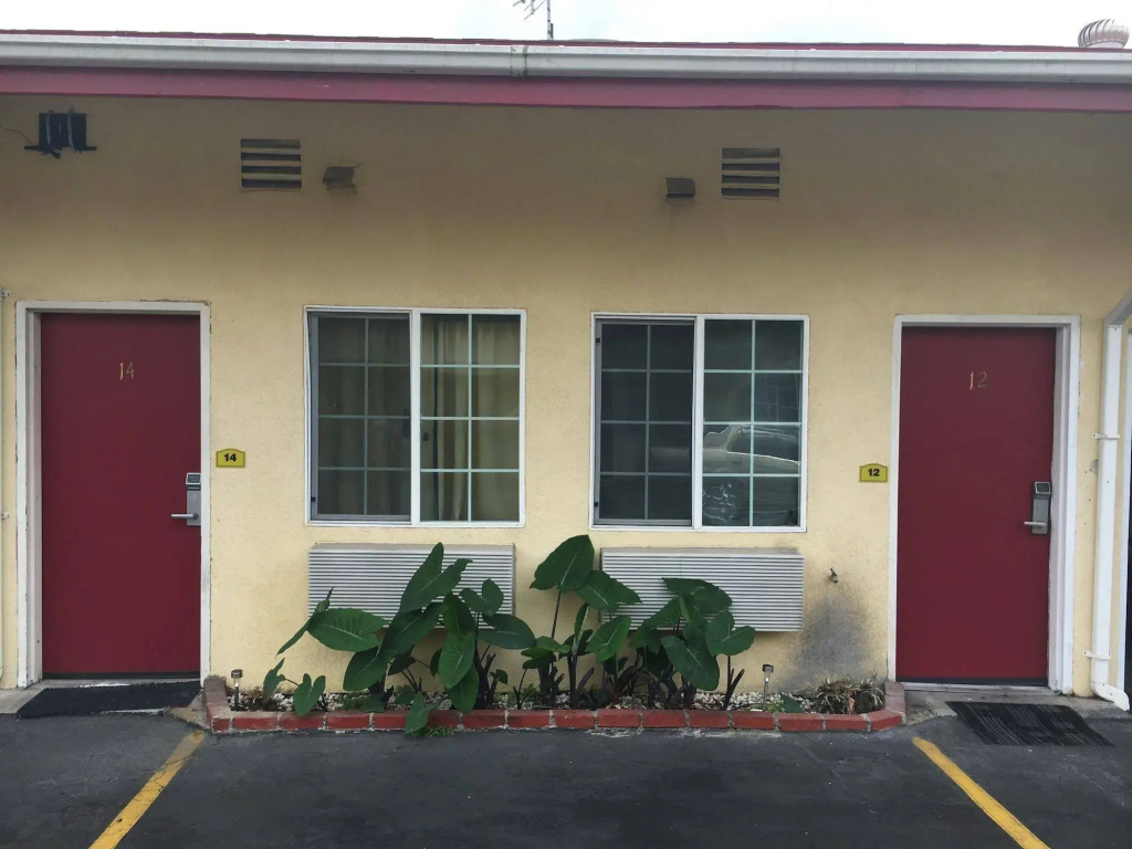Sands Inn