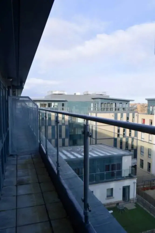 1 Bedroom Penthouse Apartment Near Murrayfield Sleeps 4