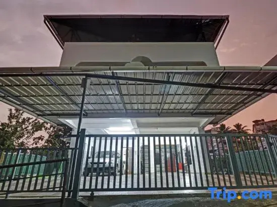 Nirupama Hotel Aluva