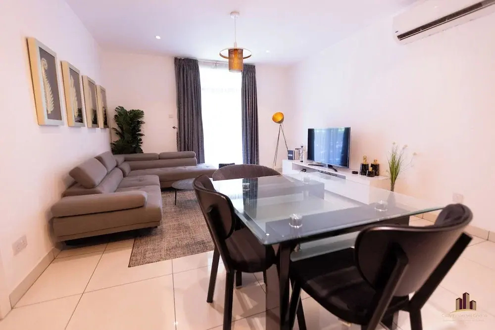 Royal Luxury Apt at Embassy Garden