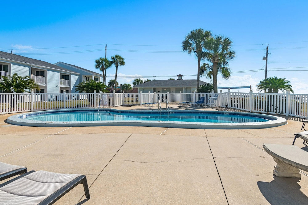 Tradewinds Condominium #28- At the Beach