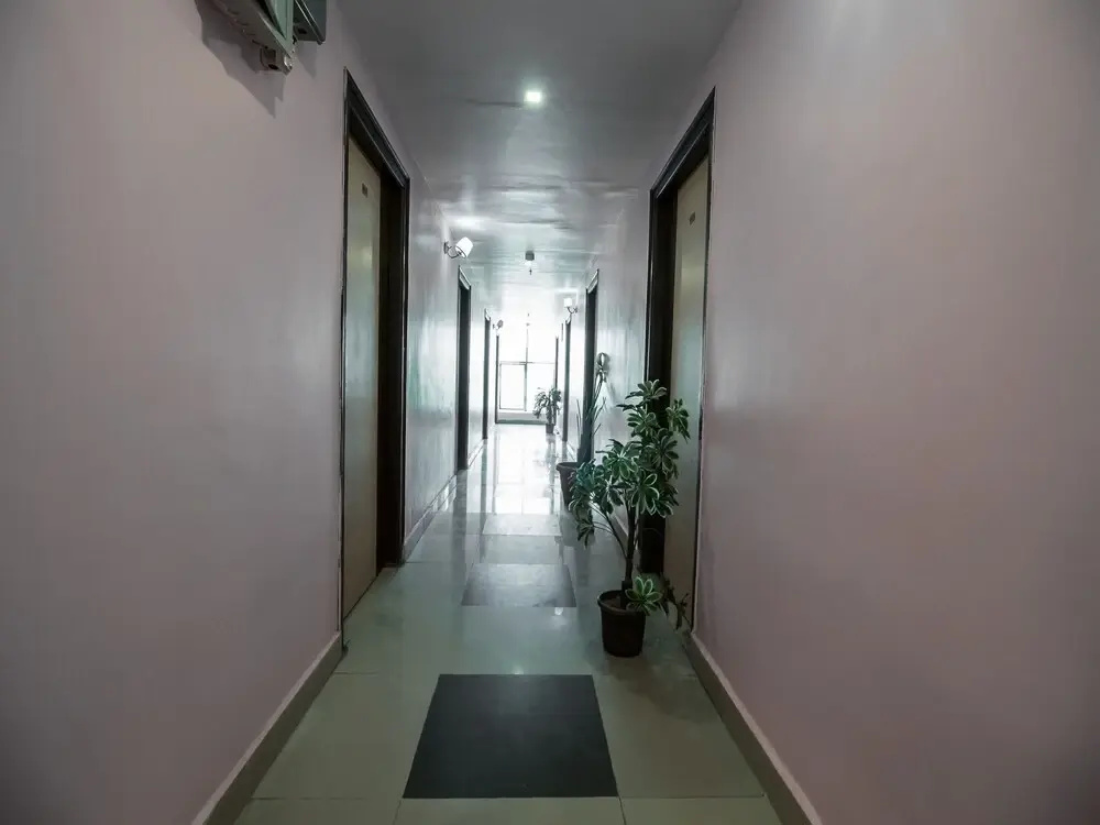 OYO 11966 Grand Euro Park Hotel