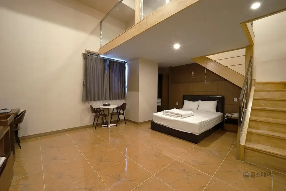The King Hotel