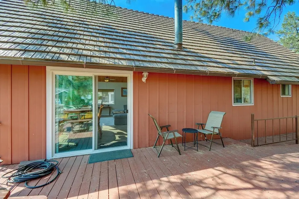 < 2 Mi to Dtwn: Prescott Cabin w/ Furnished Deck
