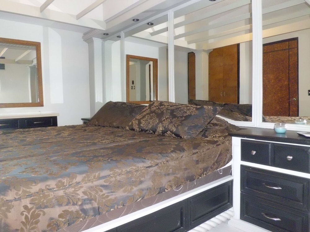 Condo Royal 605