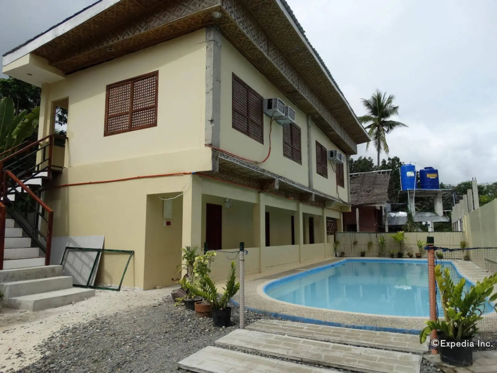 Whites and Greens Beach Resort