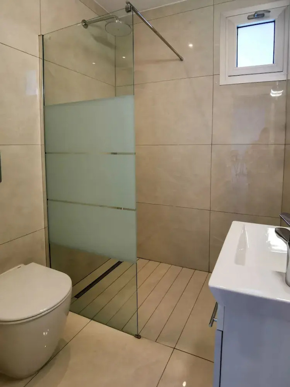 Phaedrus Living: Seaside Deluxe Flat Harbour 107