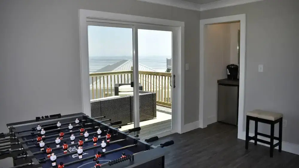 Sonny Daze - 105 Quebec Ct