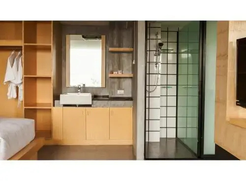B2 Phuket Boutique & Budget Hotel
