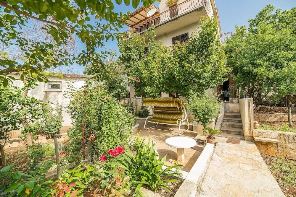 Apartments Jako