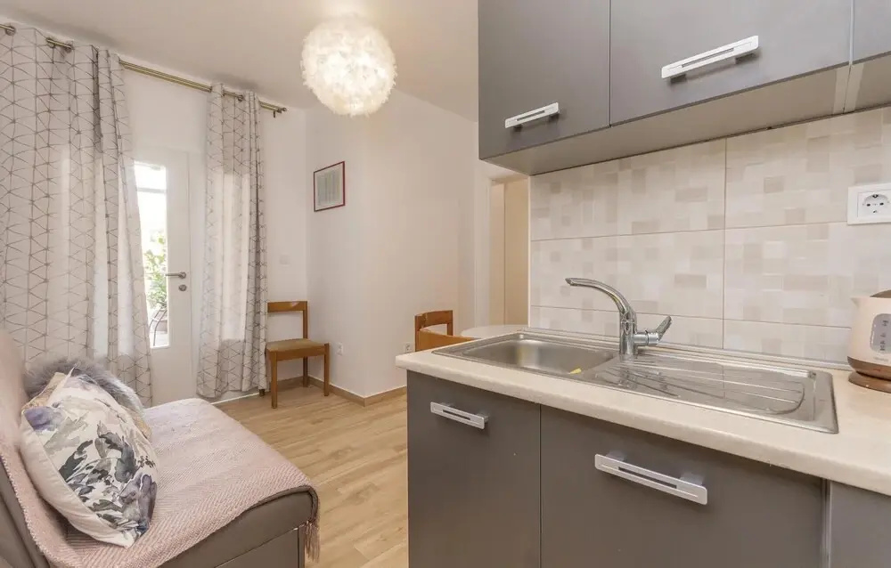 Amazing Apartment in Turanj With 2 Bedrooms and Wifi