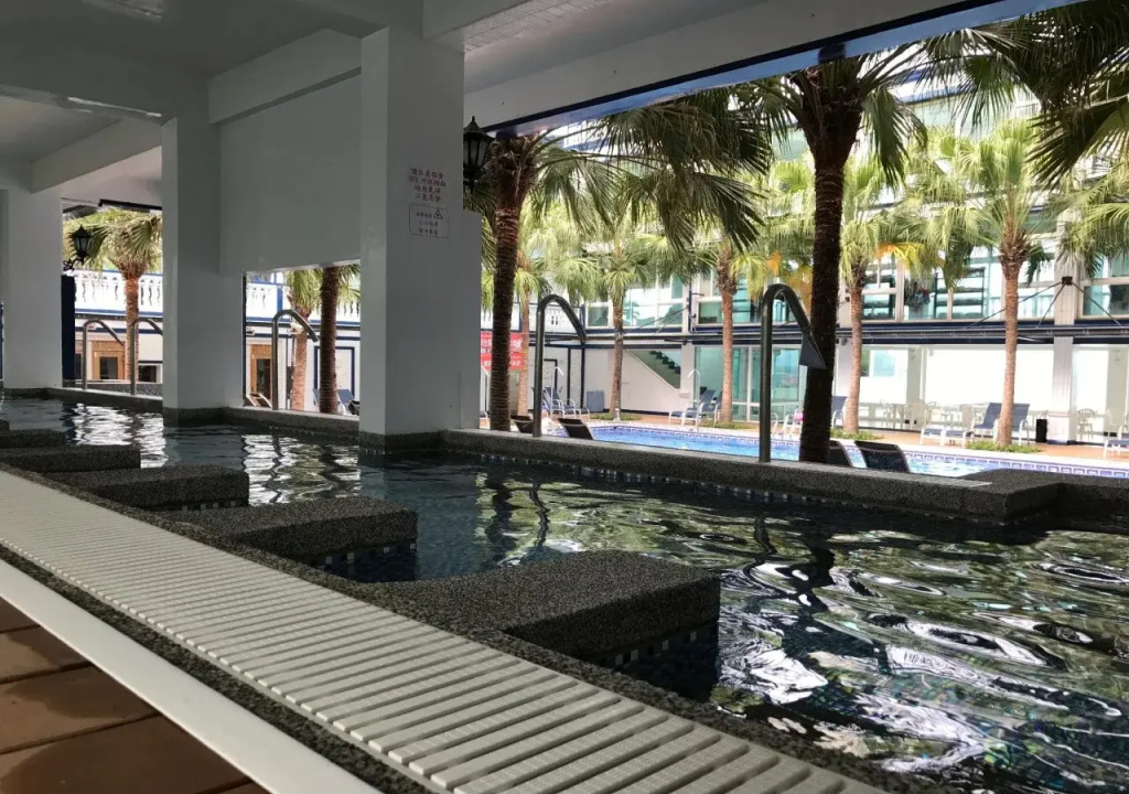 White House Hot Spring Beach Resort