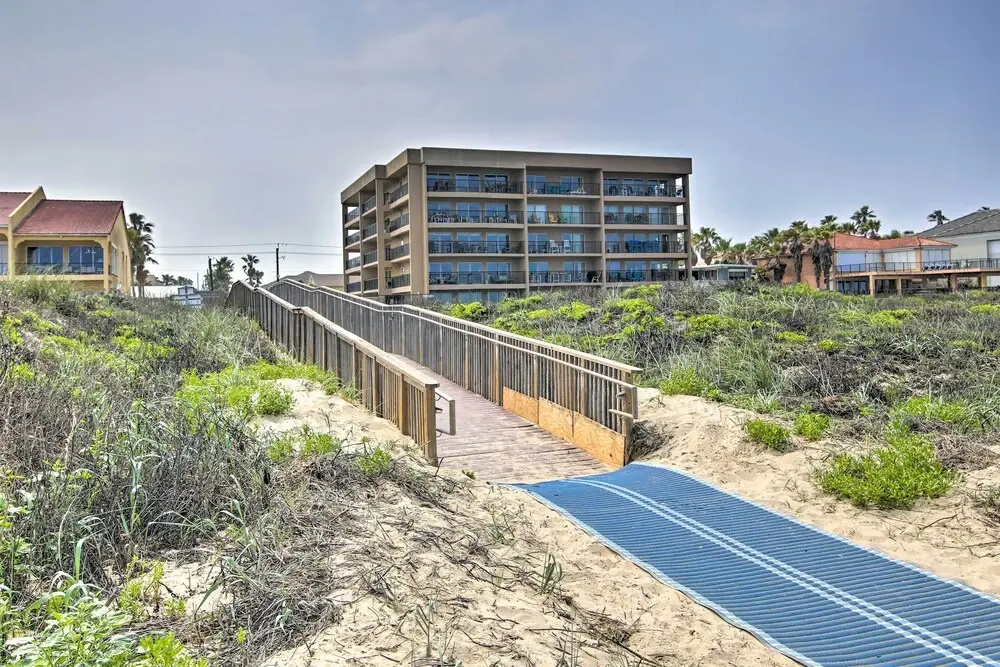 Modern Beachfront Condo w/ Pool & Beach Access!