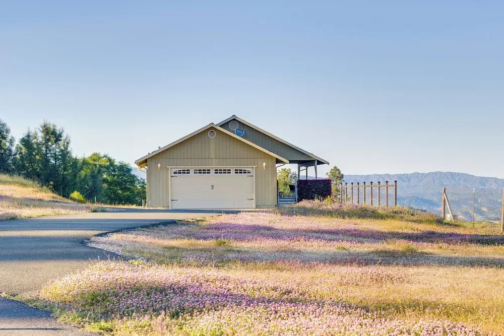 Kelseyville Cottage: Private Deck & On-site Winery