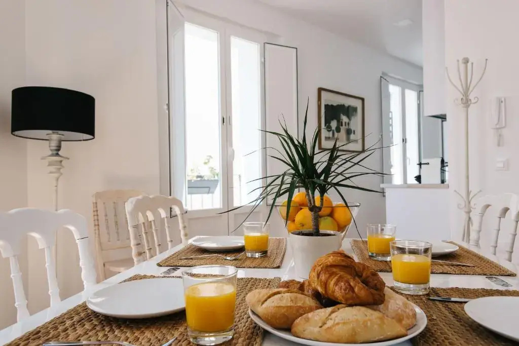 Hostly Acetres 2A-Penthouse in City Center-Fibre-Parking Opt