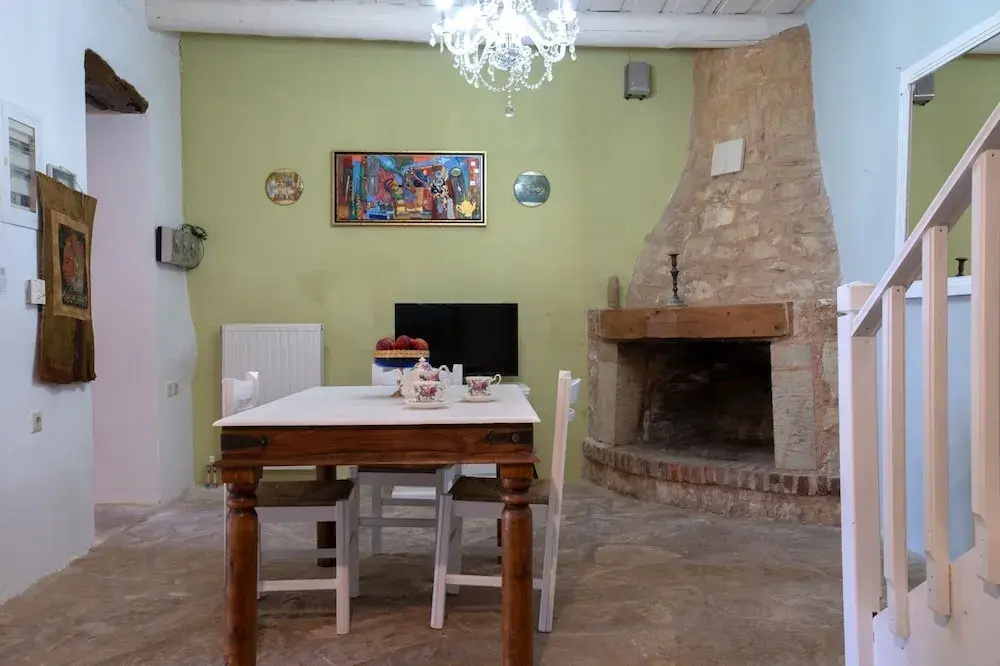 House and studio annexed - Ideal large families- Small village,close beaches