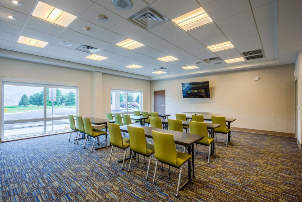 Holiday Inn Express & Suites Reedsville - State Coll Area by IHG