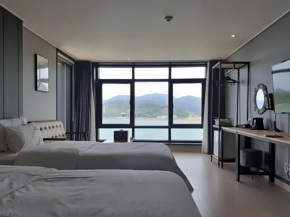 Tongyeong Bridge Hotel