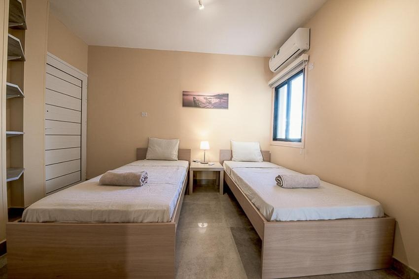 Peach Seaview 3 Bedroom Apartment