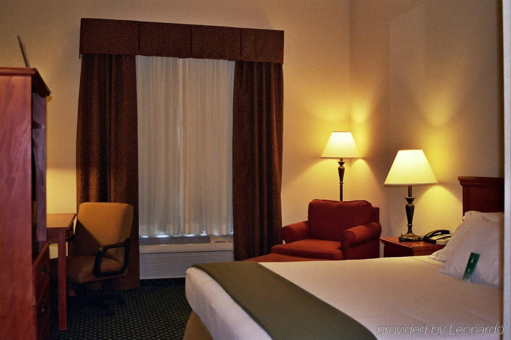 Holiday Inn Express® Windsor Sonoma Wine Country by IHG