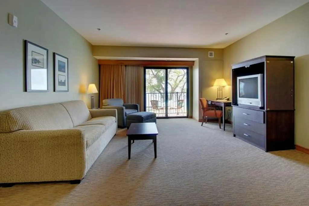 King's Pointe Waterpark Resort