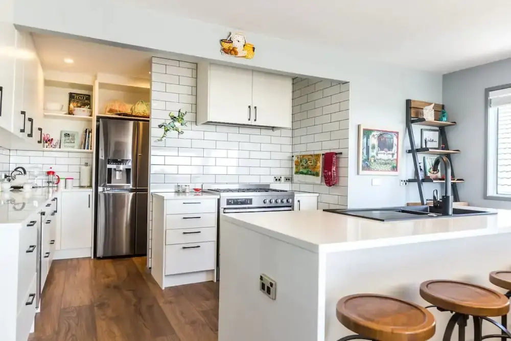 3 Bedroom Village Retreat Home With Sea Views
