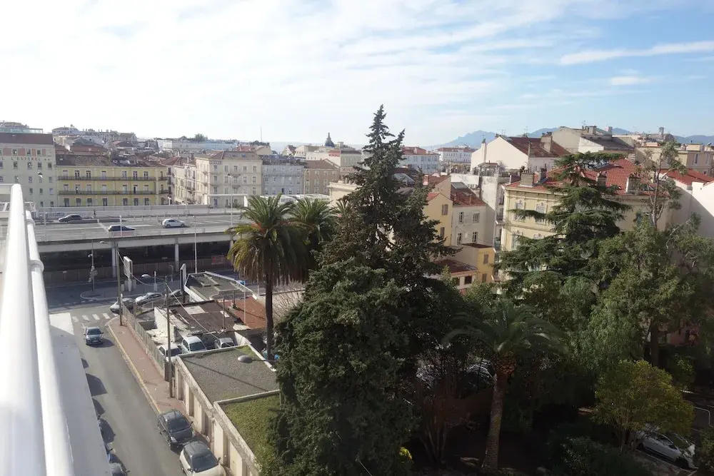 Welcome to Cannes - Bristol