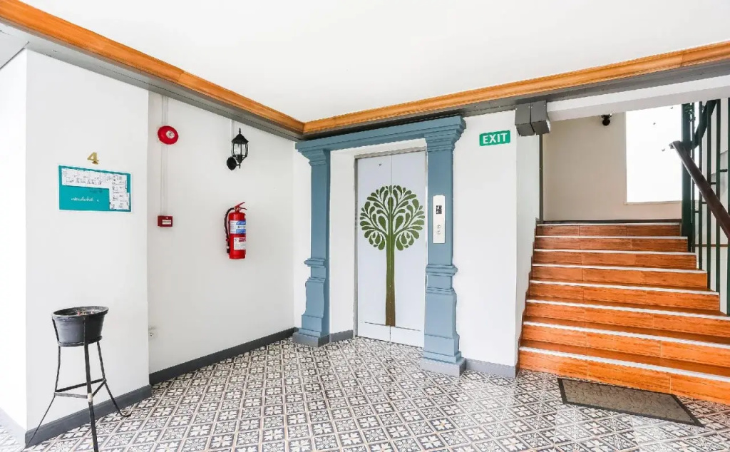 The Lilly Hotel