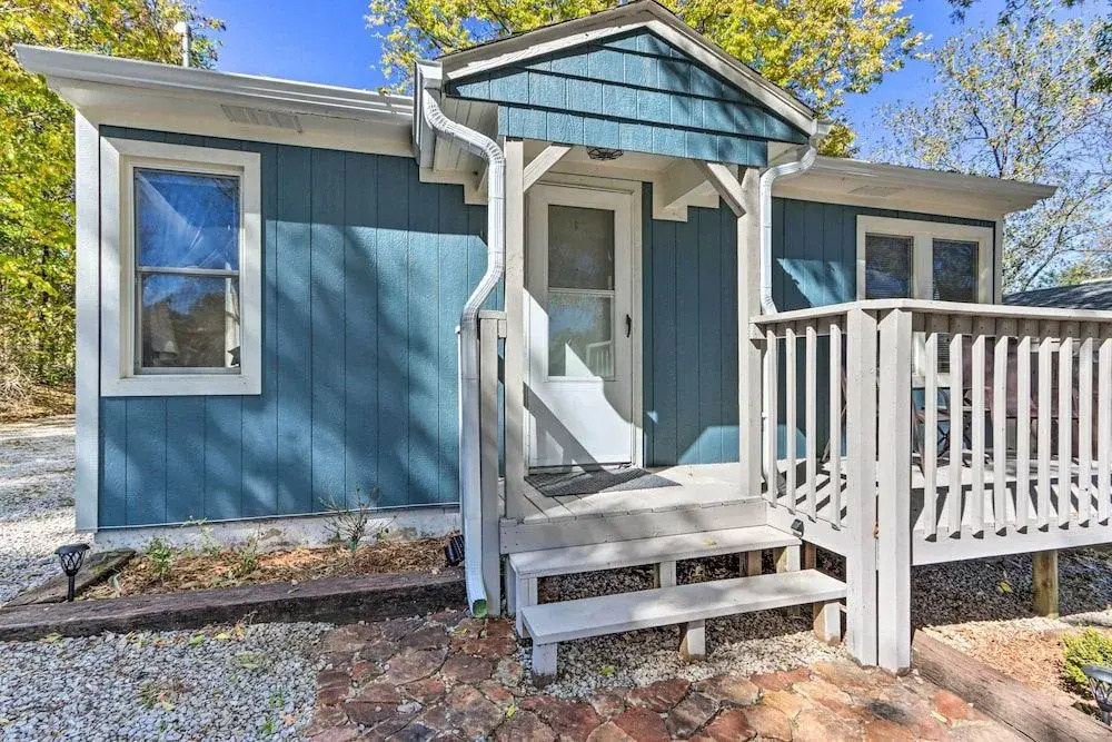 Cozy Warsaw Cottage: Walk to Drake Harbor