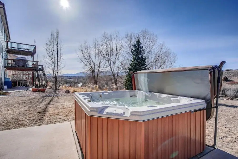 5BR Theatre & Arcade AF Academy Trails, W/hot Tub!