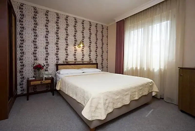 Olympos Hotel