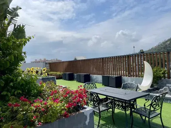 Gold Bay Business Hotel