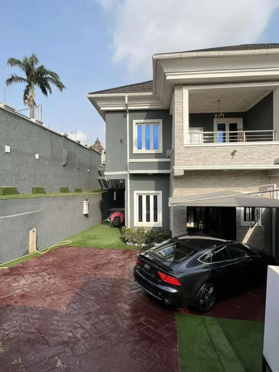 Lovely nb 3-bed House in Opebi