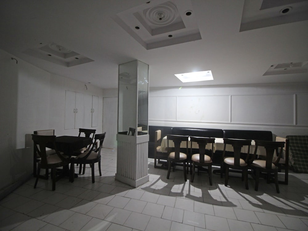 OYO 6119 Hotel Royal Classic