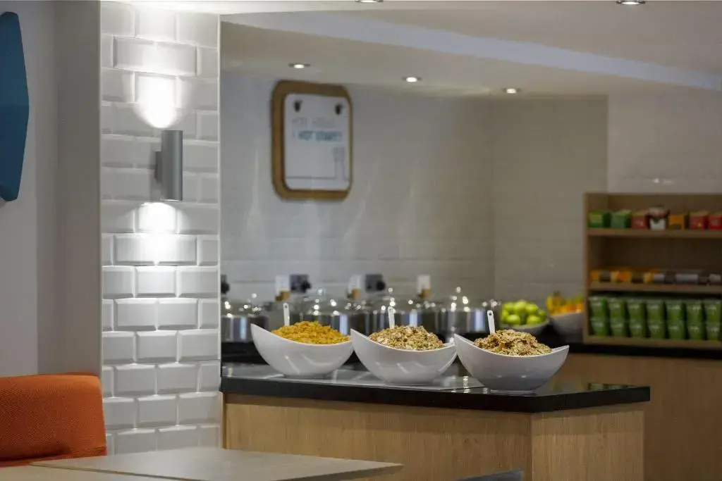 Holiday Inn Express Edinburgh City Centre by IHG
