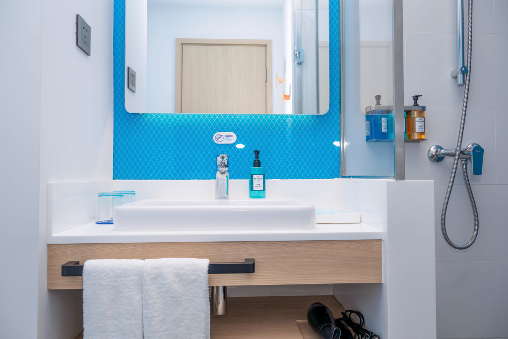 Holiday Inn Express Shanghai Pudong Airport by IHG