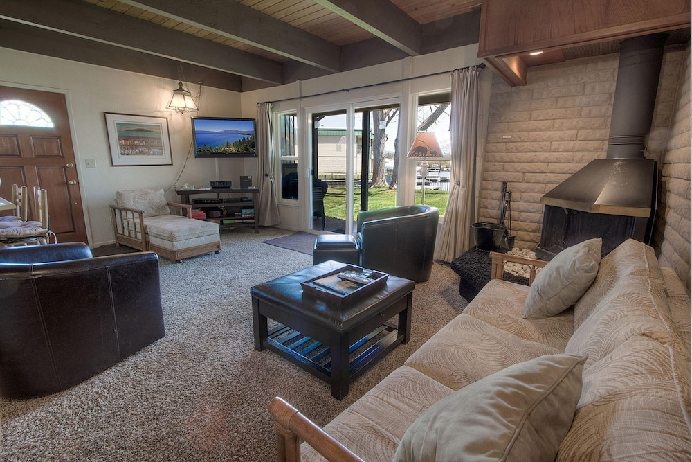 Betty Anns Place by Lake Tahoe Accommodations