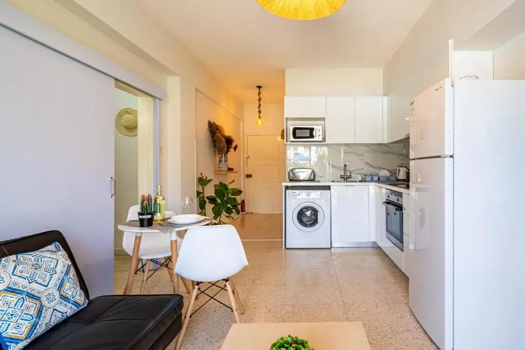Sea Breeze 1-BR Apt in Pyla
