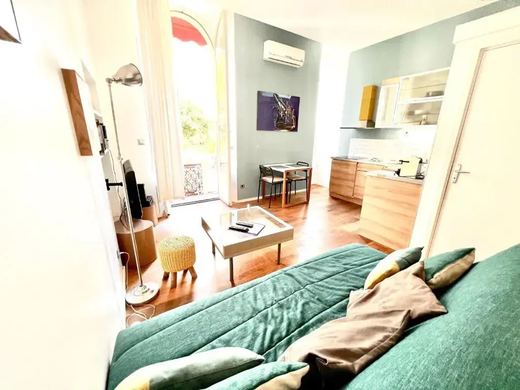 ApartHotel Riviera - Grimaldi Coeur de Ville - Terrasse Esprit - Large Studio AC with bigger South Terrace - Hyper Centre - 5mn plage