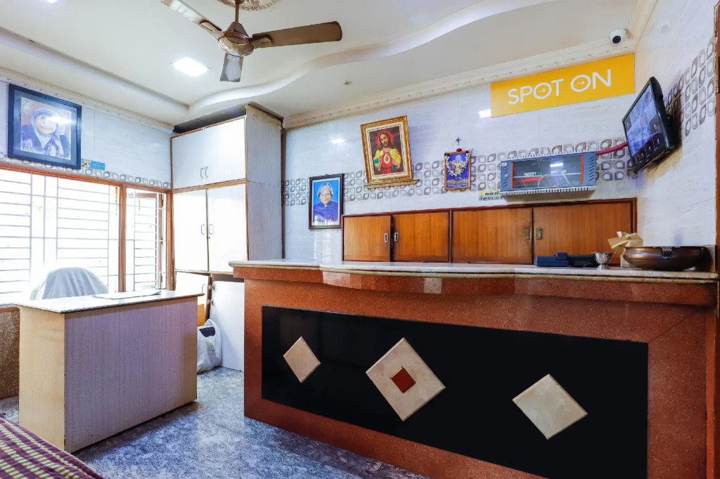 SPOT ON 67646 Jk Guest House