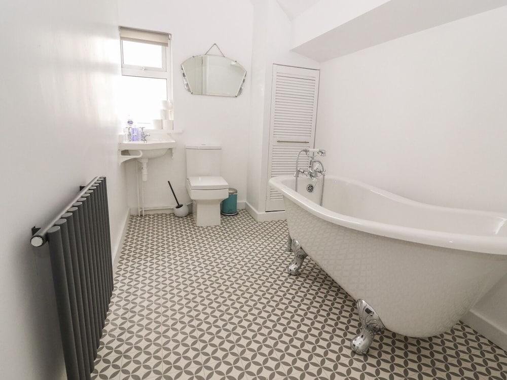 11 Seabreeze, Llandudno