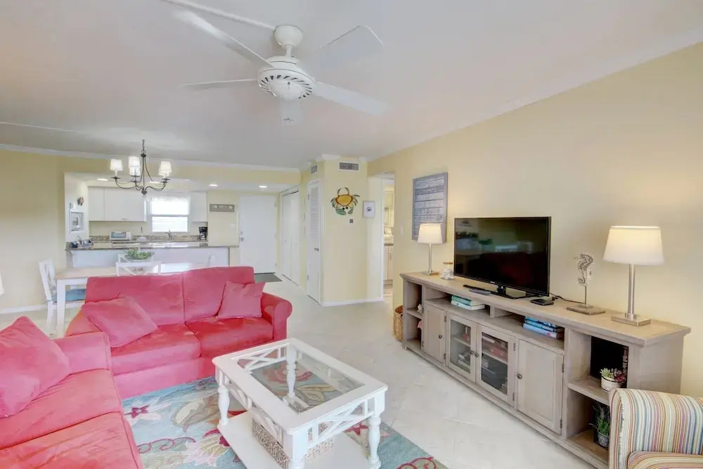 255 El Matador 1 Bedroom Condo