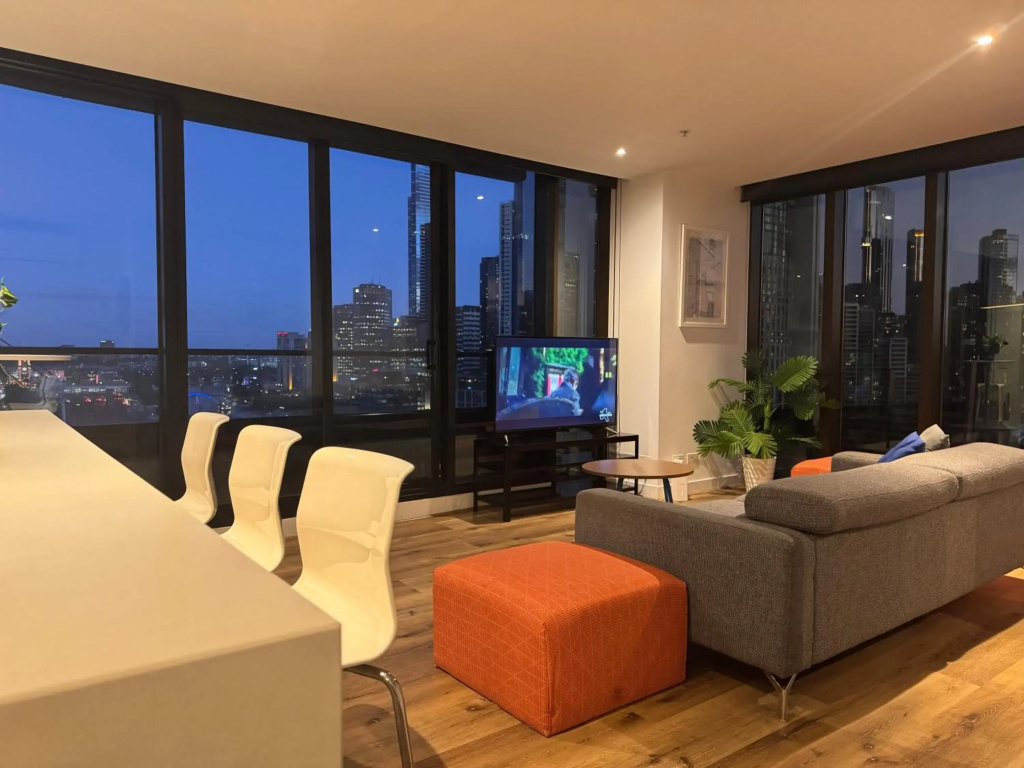 Aura on Flinders Serviced Apartments