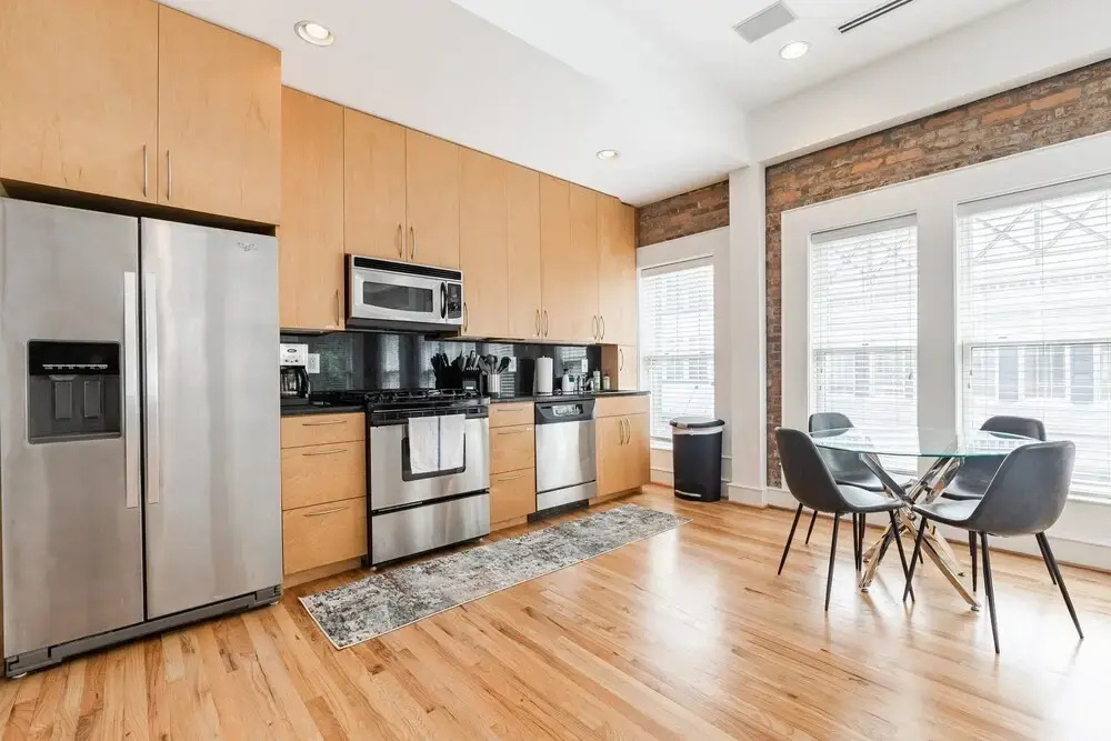 Red Door Apartment 2.0 ~ Heart Of D-twn ~ Lovesac