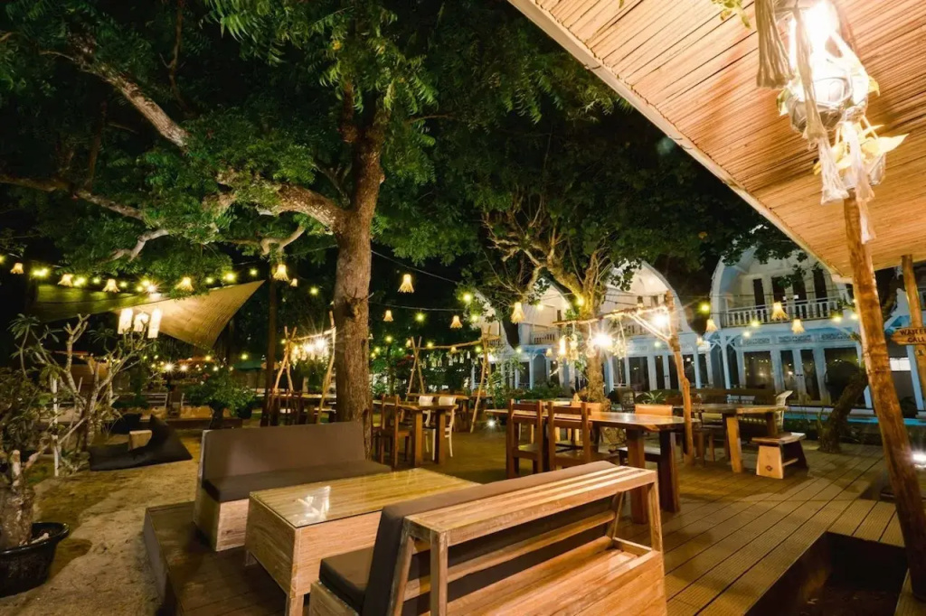 Mambo Beach Resort
