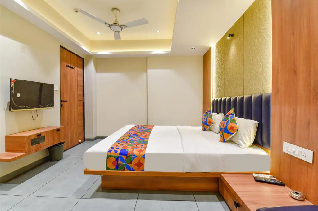 Fabhotel Udhna Inn