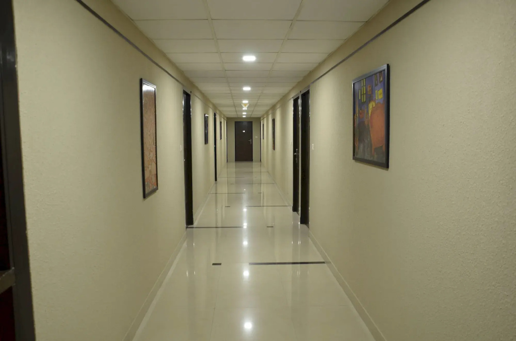 FabHotel Santhome Inn