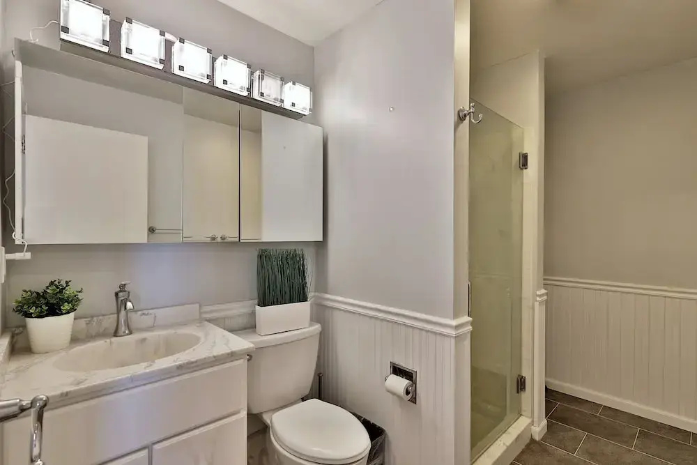 The Birch Ridge: Owner's Suite #5 - Queen/sofa Bed Suite In Killington. Hot Tub. Renovated. 1 Bedroom Home